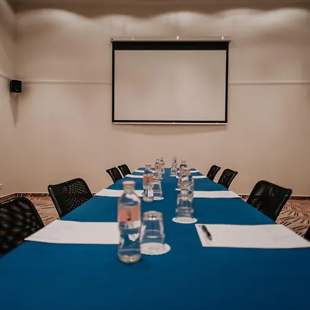 Estilo Fashion Hotel 4*